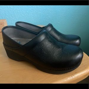 Dansko LT Pro Black floral clogs